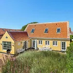 4 Bedroom Beautiful In *