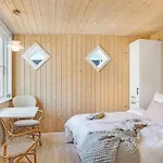4 Bedroom Beautiful In Vakantiehuis
