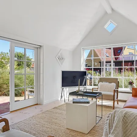 4 Bedroom Beautiful In *