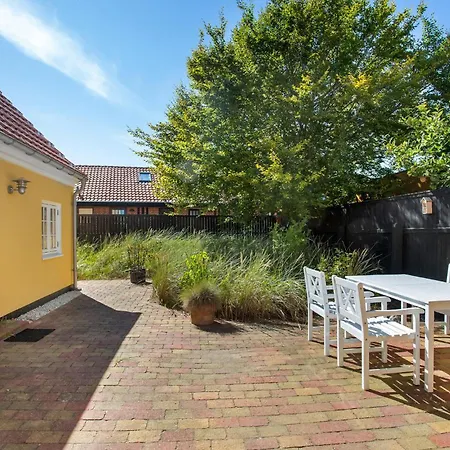 4 Bedroom Beautiful In *